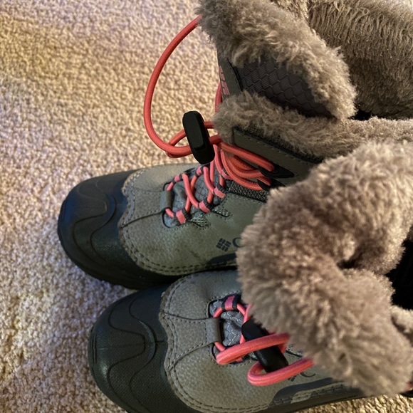EUC SNOW BOOTS - Picture 3 of 4